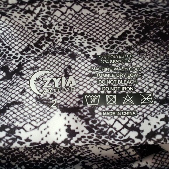 ZYIA Cobra Metallic Pocket Light N Tight High Rise Capri Size 2 Black White 20" - Picture 9 of 9
